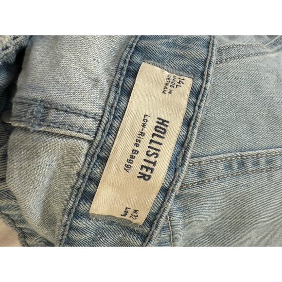 Hollister Low-Rise Light Wash Baggy Jeans - Picture 3 of 6